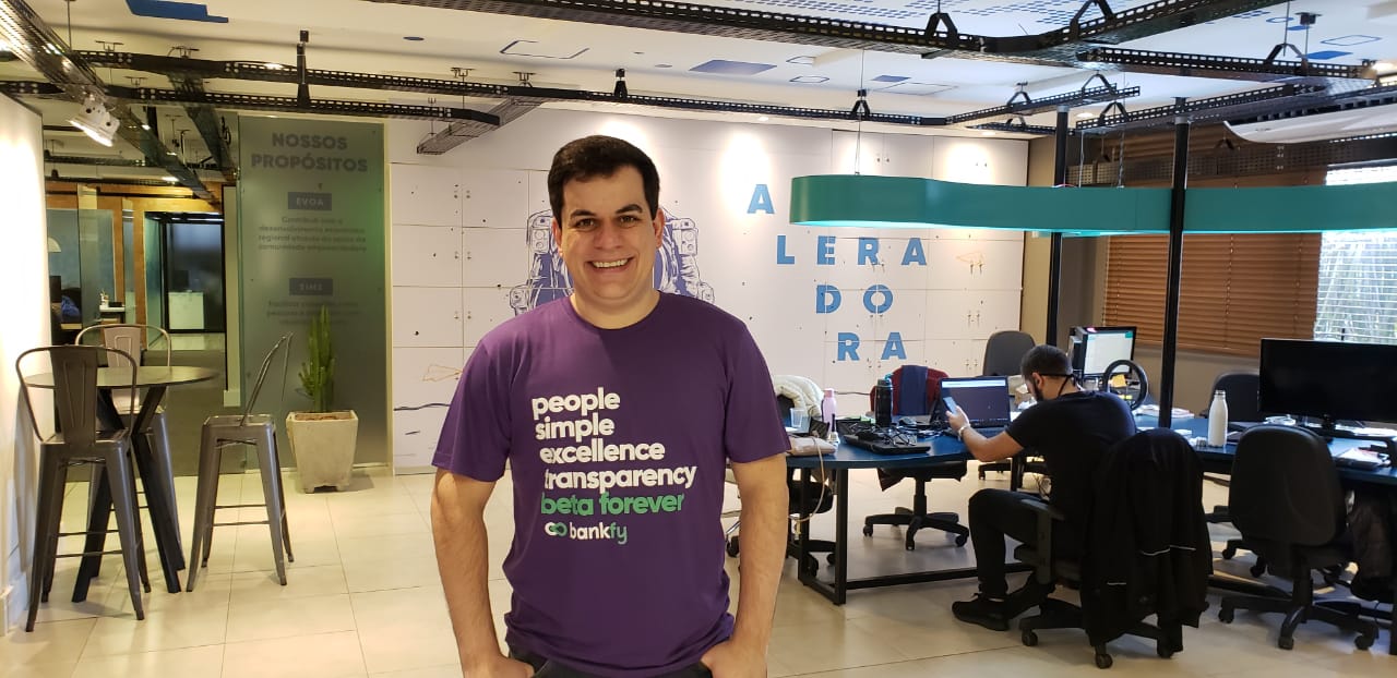 Tiago Martines, fundador da Bankfy, finalista em premiação internacional