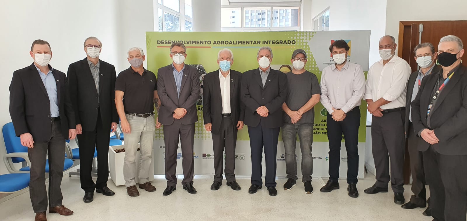Lideran&ccedil;as participaram de encontro do Mercado Municipal de Curitiba