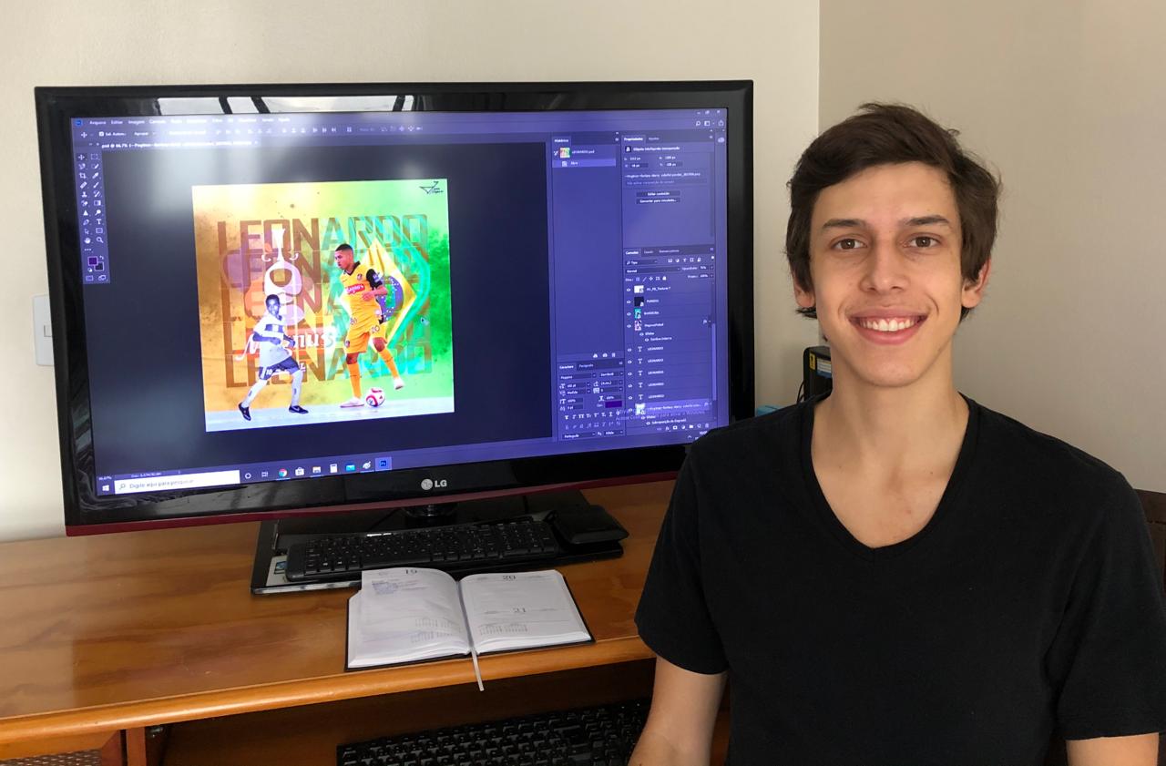 Jo&atilde;o Nogari, que atua na &aacute;rea de design digital, em Curitiba