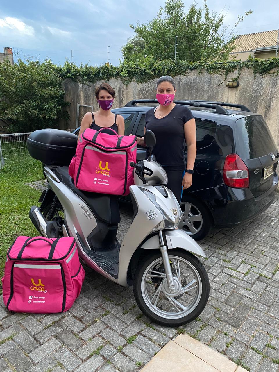 Eliceia Dalprá e Gislaine Queiroz, sócias na empresa de entregas