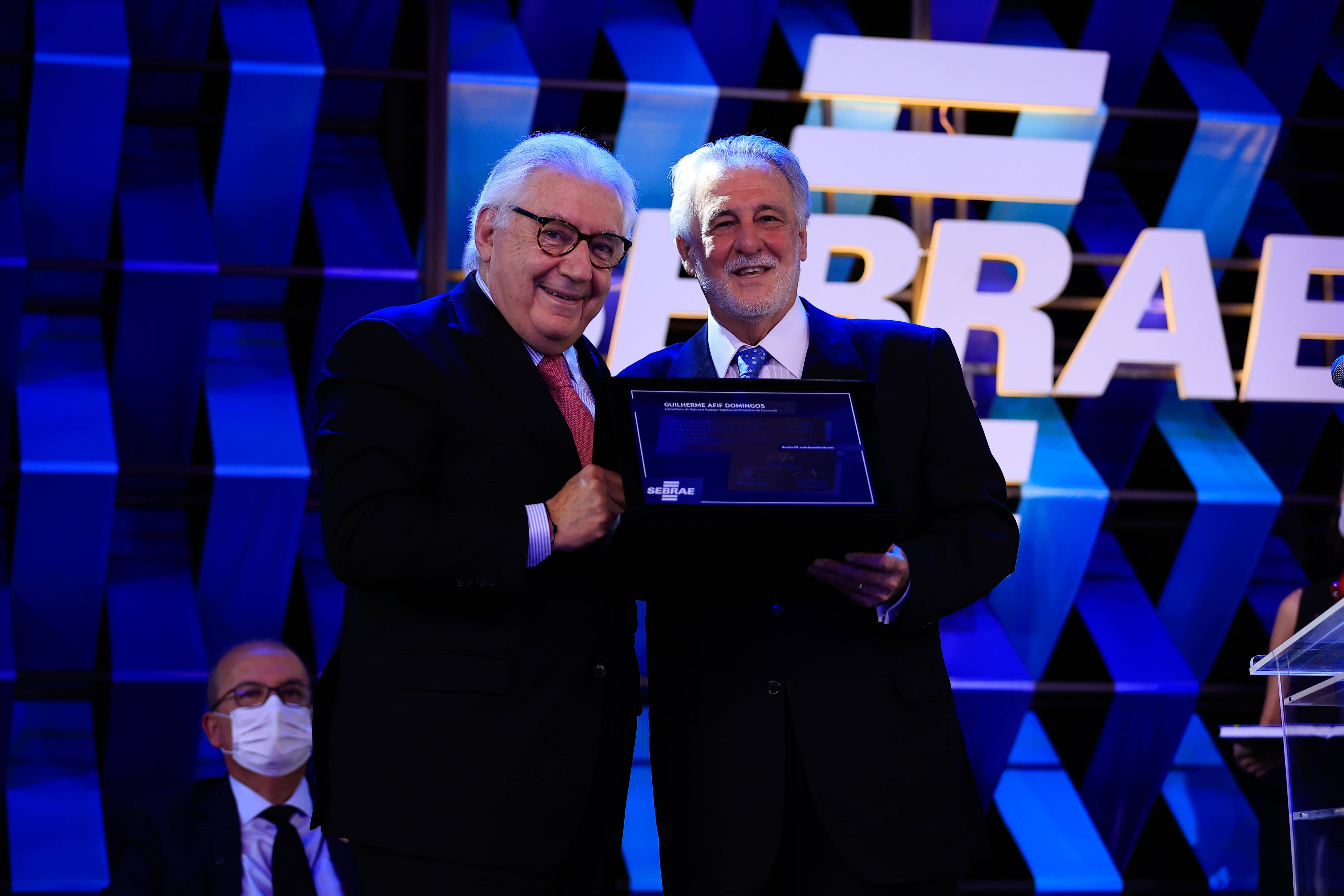 Guilherme Afif Domingos e Carlos Melles, durante a celebra&ccedil;&atilde;o