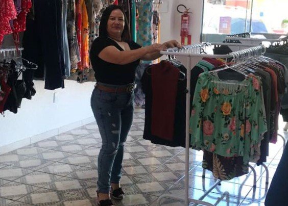 De Mangueirinha, Claudia contratou uma colaboradora há um mês